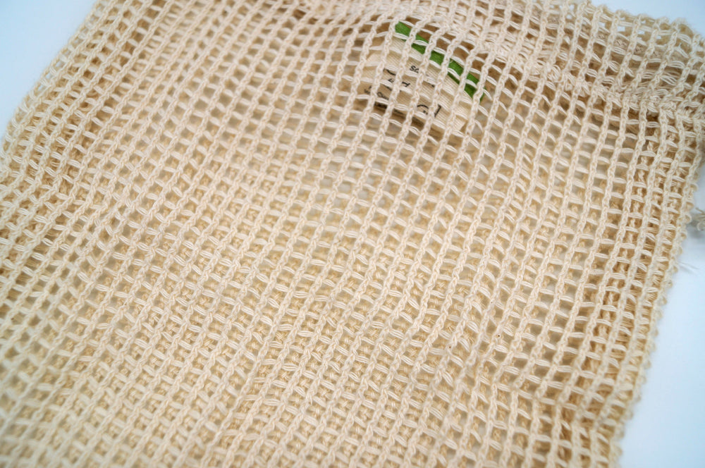 Organic cotton mesh reusable plastic free eco-friendly produce bag. Small 18x22cm.